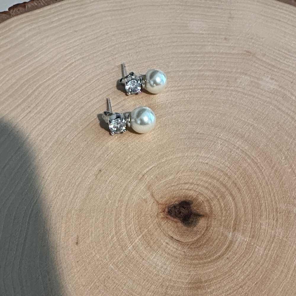 Elegant Silver and Pearl Stud Earrings